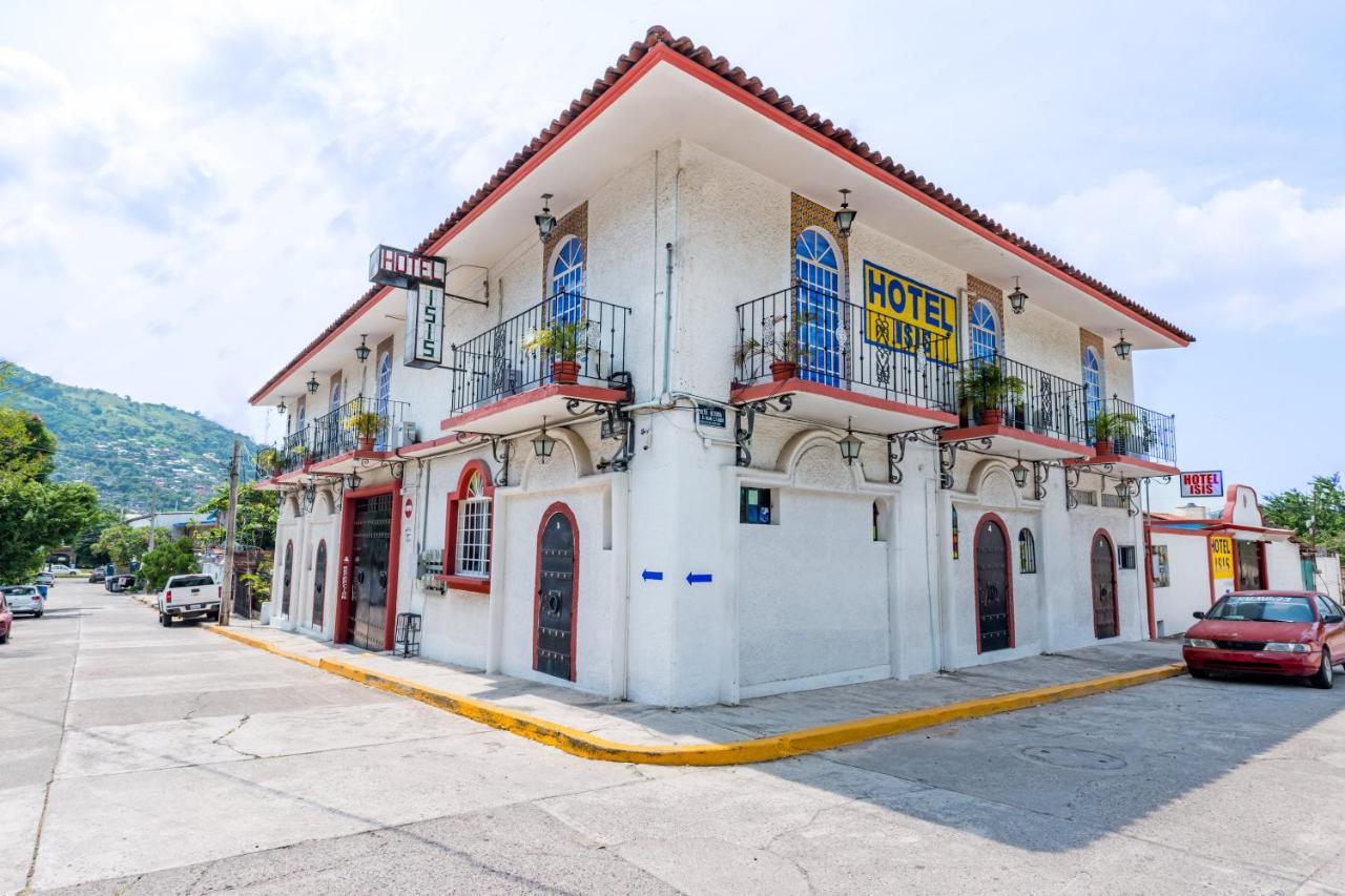 Isis Zihuatanejo